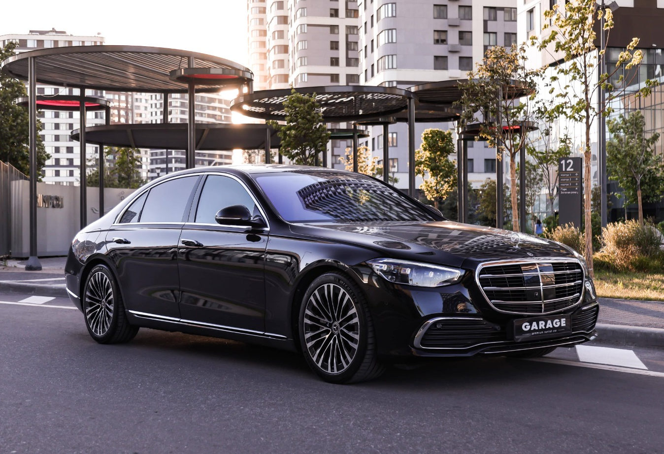 Аренда mercedes-benz s-klass премиум класса 2021 года в городе Москва Авиамоторная от 30800 руб./сутки, полный привод, двигатель: бензин, объем 3 литра, каско (Мультидрайв), ОСАГО (Мультидрайв), без водителя, недорого - RentRide