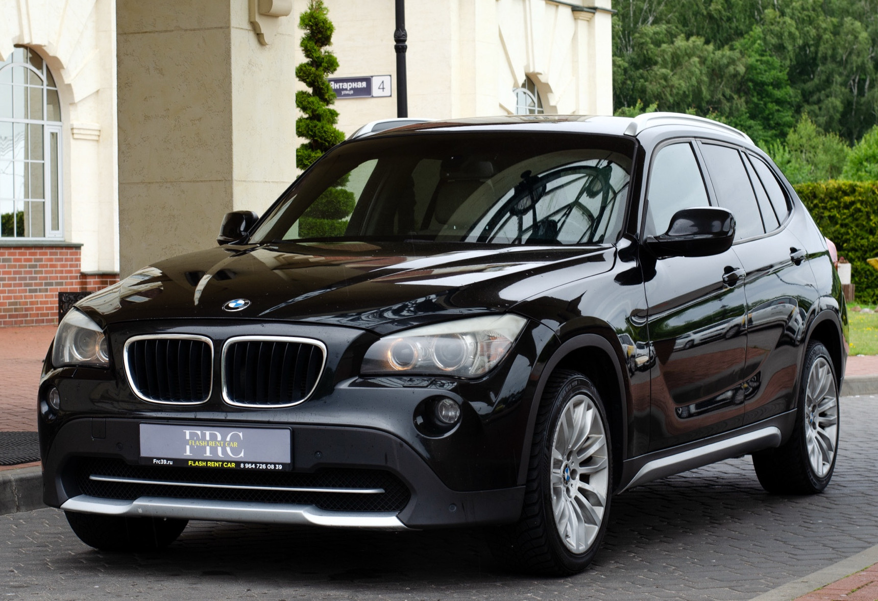 Аренда bmw x1 комфорт класса 2010 года в городе Москва от 5512 руб./сутки, полный привод, двигатель: дизель, объем 2 литра, каско (Впишу в полис), ОСАГО (Мультидрайв), без водителя, недорого - RentRide