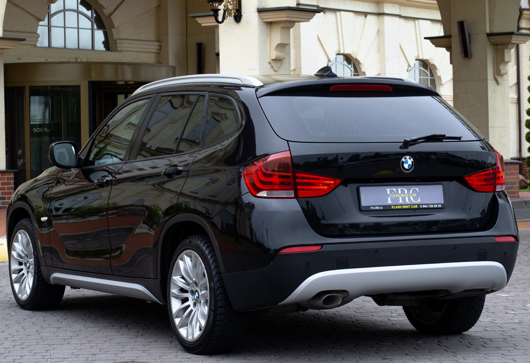 Аренда bmw x1 комфорт класса 2010 года в городе Москва от 5512 руб./сутки, полный привод, двигатель: дизель, объем 2 литра, каско (Впишу в полис), ОСАГО (Мультидрайв), без водителя, недорого, вид 3 - RentRide