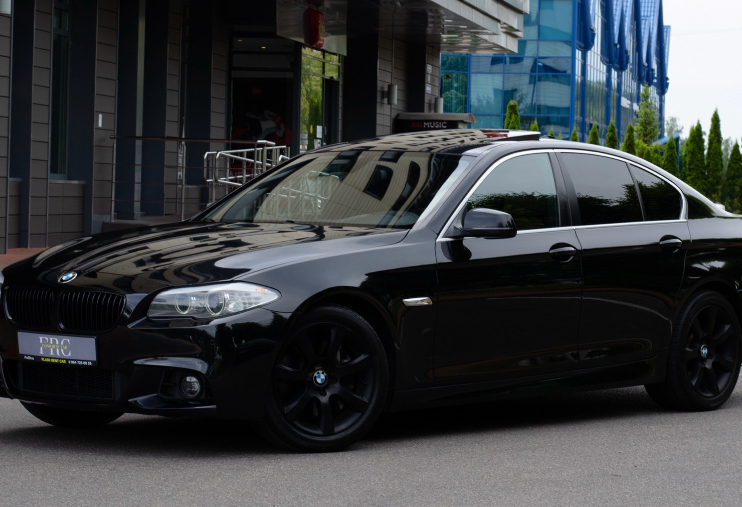Аренда bmw 5-serii бизнес класса 2011 года в городе Москва от 5592 руб./сутки, задний привод, двигатель: дизель, объем 2 литра, каско (Впишу в полис), ОСАГО (Мультидрайв), без водителя, недорого - RentRide