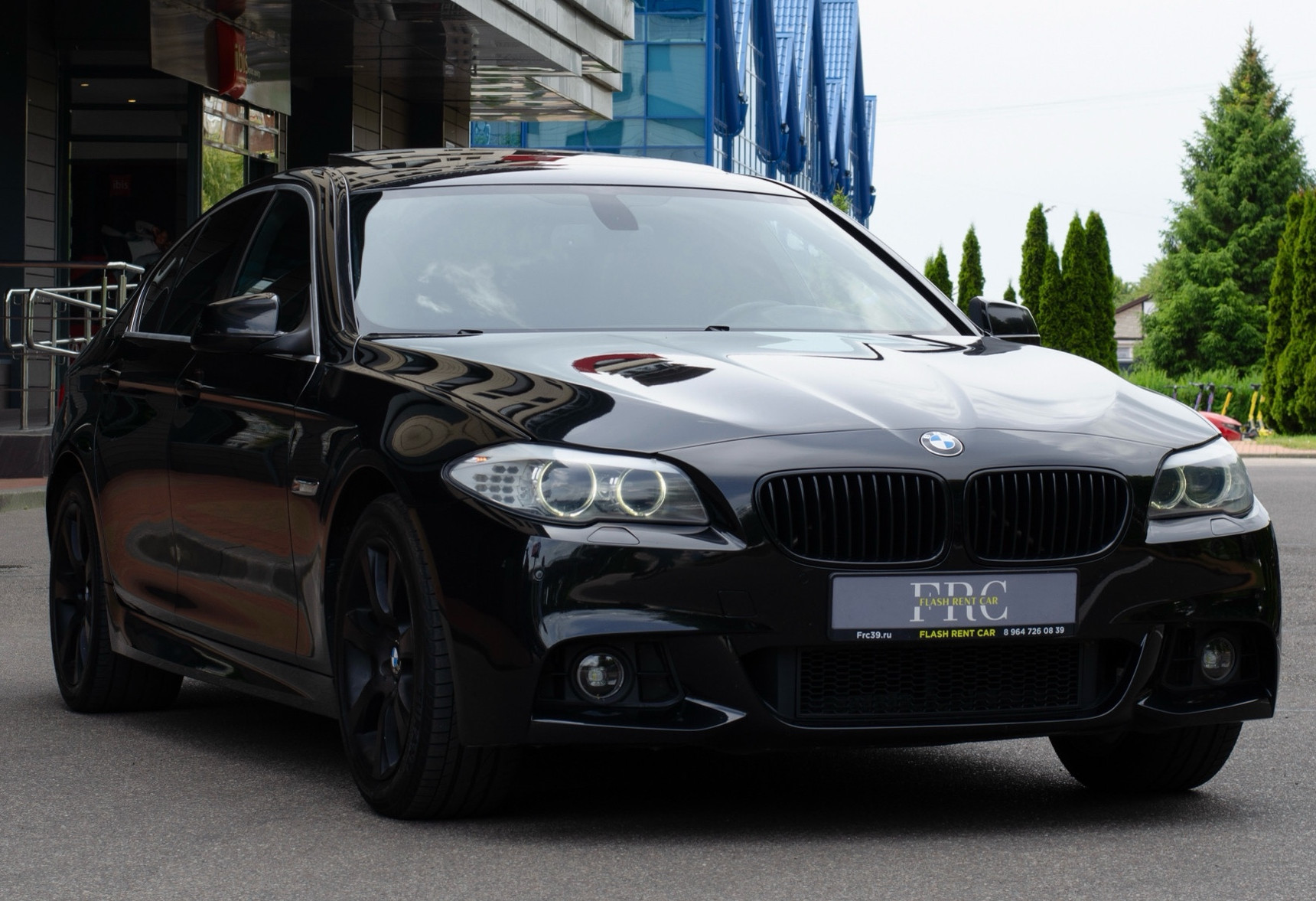 Аренда bmw 5-serii бизнес класса 2011 года в городе Москва от 5592 руб./сутки, задний привод, двигатель: дизель, объем 2 литра, каско (Впишу в полис), ОСАГО (Мультидрайв), без водителя, недорого, вид 2 - RentRide