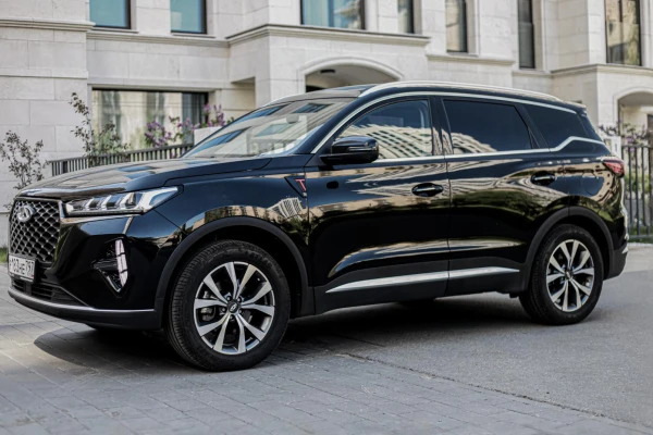 Прокат авто chery tiggo-7-pro-max бизнес класса 2023 года в городе Москва Славянский бульвар от 5000 руб./сутки, передний привод, двигатель: бензин, объем 1.5 литров, каско (Мультидрайв), ОСАГО (Мультидрайв), без водителя, недорого - RentRide