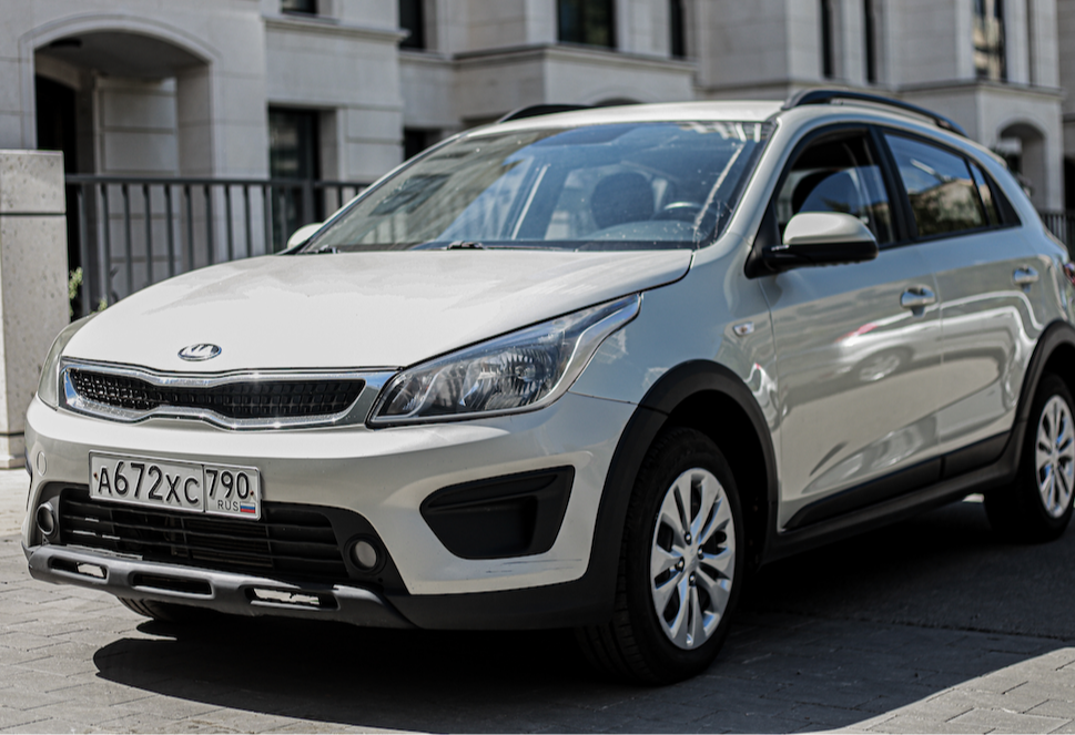 Аренда kia rio эконом класса 2020 года в городе Москва Матвеевское от 3000 руб./сутки, передний привод, двигатель: бензин, объем 1.4 литра, каско (Мультидрайв), ОСАГО (Мультидрайв), без водителя, недорого - RentRide