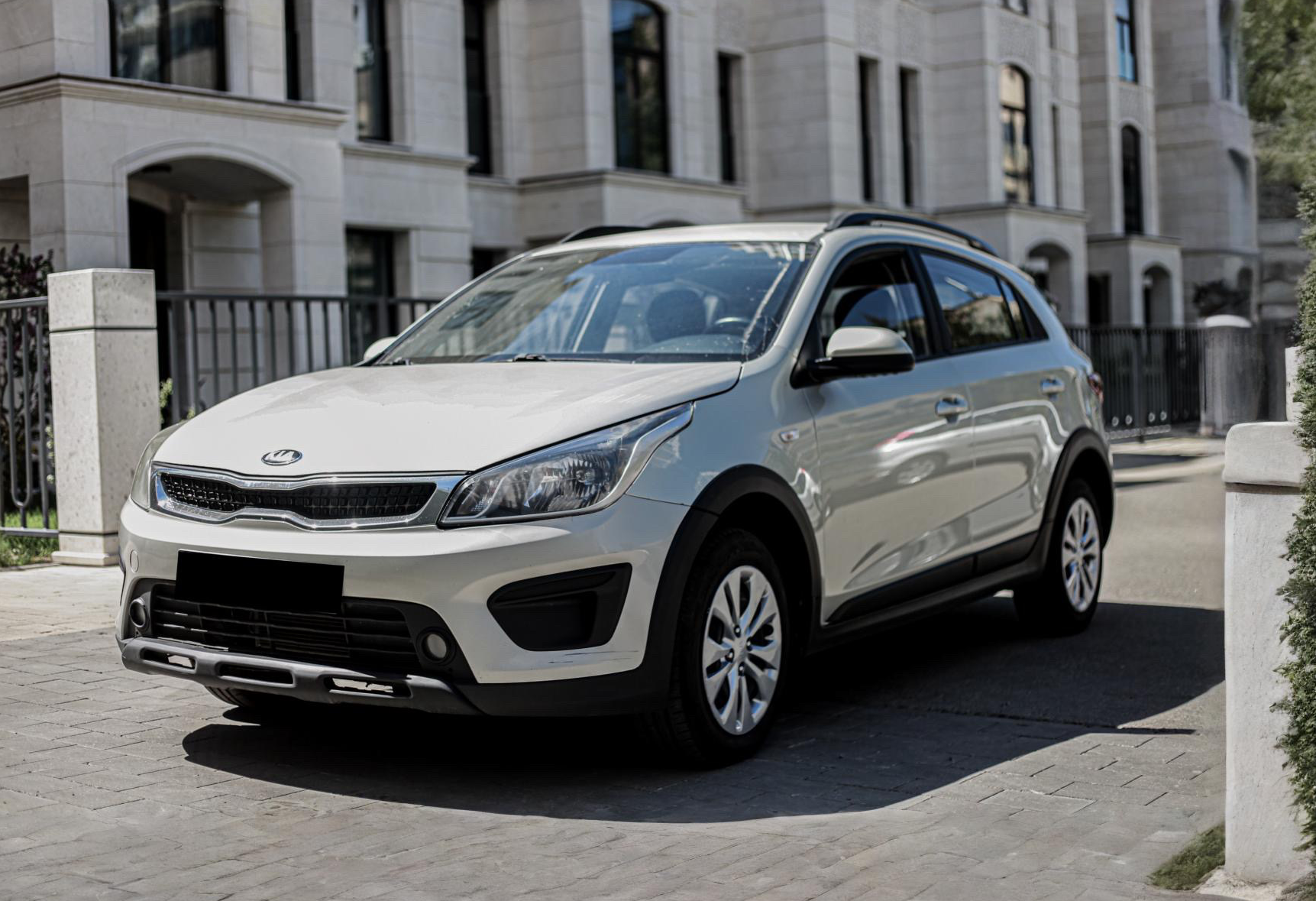Аренда kia rio эконом класса 2020 года в городе Москва Матвеевское от 2800 руб./сутки, передний привод, двигатель: бензин, объем 1.4 литра, каско (Мультидрайв), ОСАГО (Мультидрайв), без водителя, недорого - RentRide