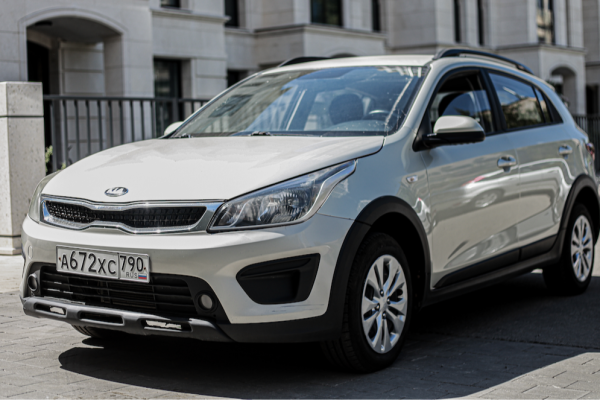 Прокат авто kia rio эконом класса 2020 года в городе Москва Матвеевское от 3000 руб./сутки, передний привод, двигатель: бензин, объем 1.4 литра, каско (Мультидрайв), ОСАГО (Мультидрайв), без водителя, недорого - RentRide
