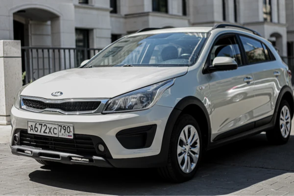 Прокат авто kia rio эконом класса 2020 года в городе Москва Матвеевское от 3000 руб./сутки, передний привод, двигатель: бензин, объем 1.4 литра, каско (Мультидрайв), ОСАГО (Мультидрайв), без водителя, недорого - RentRide