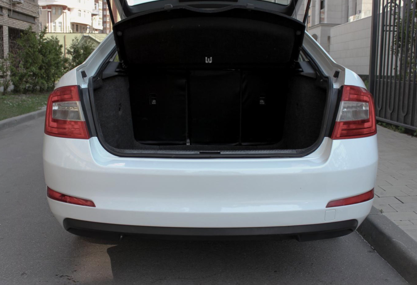 Аренда skoda octavia эконом класса 2015 года в городе Москва Матвеевское от 3600 руб./сутки, передний привод, каско (Мультидрайв), ОСАГО (Мультидрайв), без водителя, недорого, вид 9 - RentRide