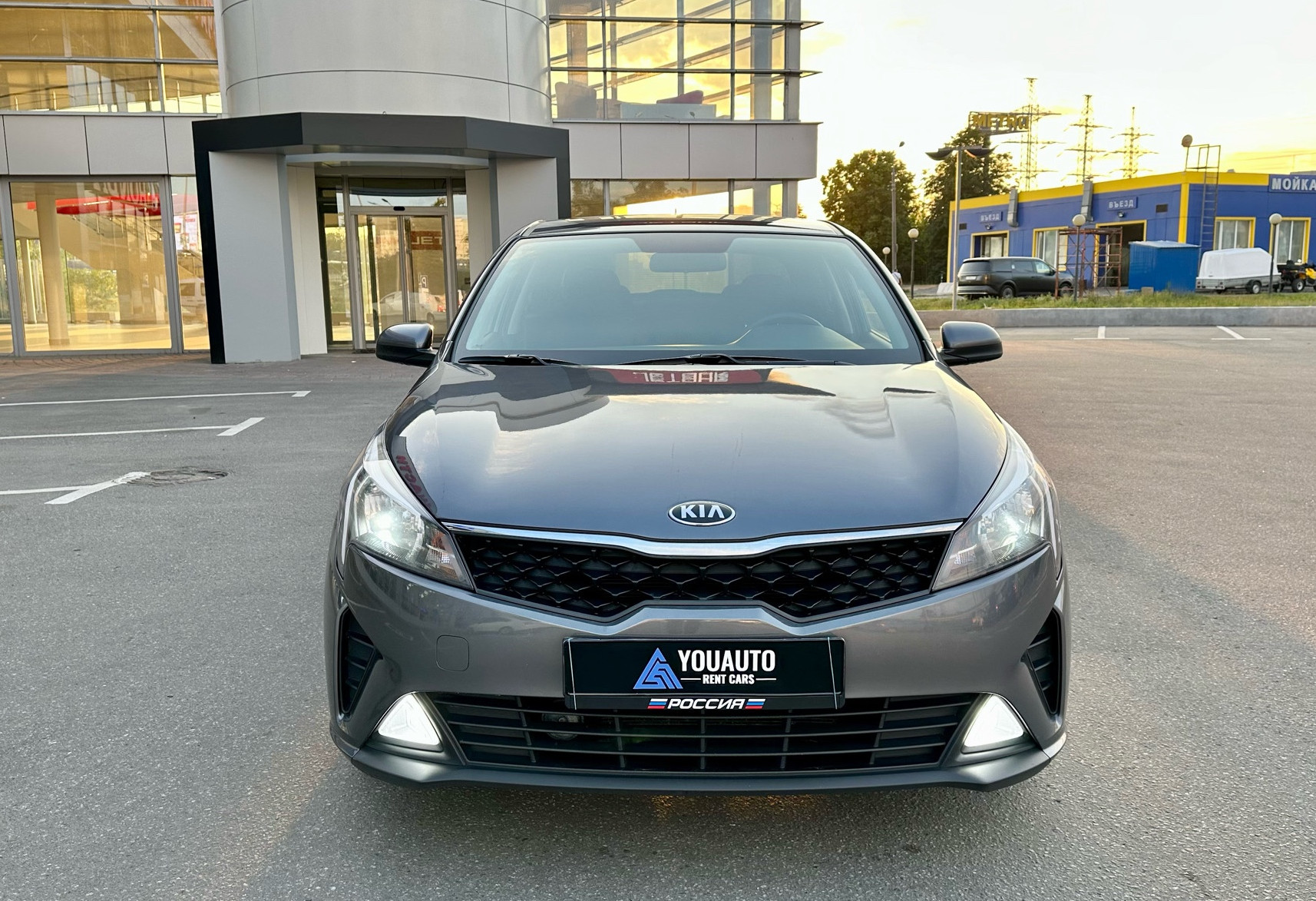 Аренда kia rio эконом класса 2022 года в городе Москва от 2990 руб./сутки, передний привод, двигатель: бензин, объем 1.6 литров, каско (Мультидрайв), ОСАГО (Мультидрайв), без водителя, недорого, вид 2 - RentRide