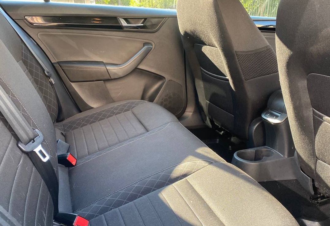 Аренда skoda rapid эконом класса 2019 года в городе Москва Славянский бульвар от 3600 руб./сутки, передний привод, двигатель: бензин, объем 1.4 литра, каско (Мультидрайв), ОСАГО (Мультидрайв), без водителя, недорого, вид 4 - RentRide