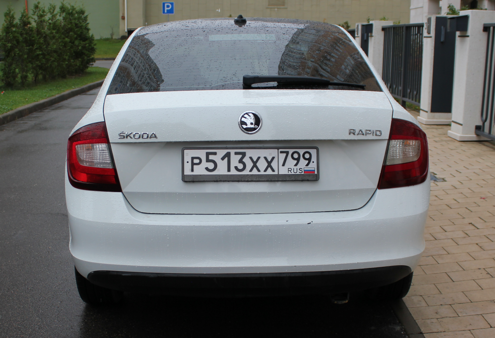 Аренда skoda rapid стандарт класса 2019 года в городе Москва Славянский бульвар от 3000 руб./сутки, передний привод, двигатель: бензин, объем 1.4 литра, каско (Мультидрайв), ОСАГО (Мультидрайв), без водителя, недорого, вид 7 - RentRide