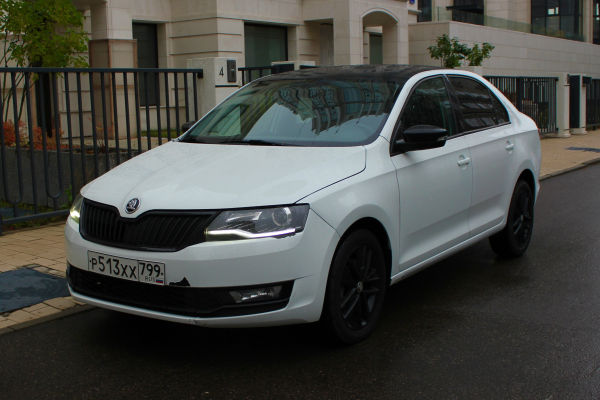 Прокат авто skoda rapid стандарт класса 2019 года в городе Москва Славянский бульвар от 3000 руб./сутки, передний привод, двигатель: бензин, объем 1.4 литра, каско (Мультидрайв), ОСАГО (Мультидрайв), без водителя, недорого - RentRide