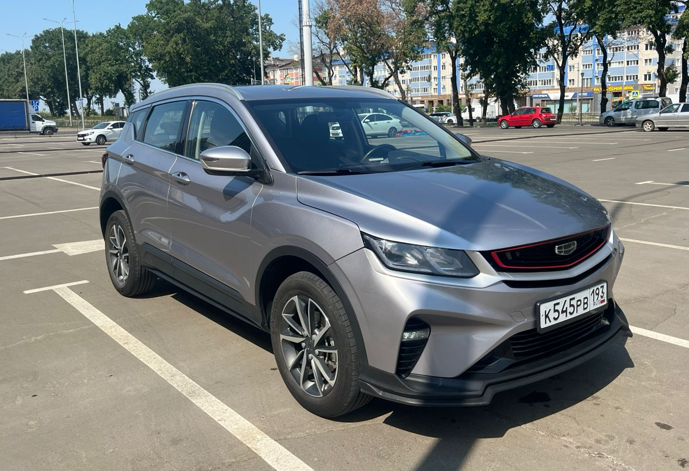 Аренда geely coolray комфорт класса 2023 года в городе Москва от 4400 руб./сутки, передний привод, двигатель: бензин, объем 1.5 литров, ОСАГО (Мультидрайв), без водителя, недорого - RentRide