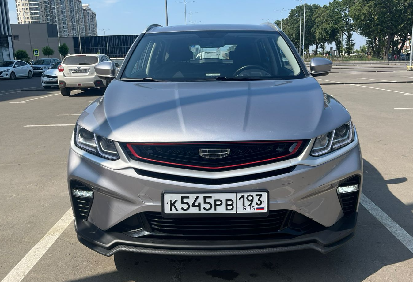 Аренда geely coolray комфорт класса 2023 года в городе Москва от 4400 руб./сутки, передний привод, двигатель: бензин, объем 1.5 литров, ОСАГО (Мультидрайв), без водителя, недорого, вид 2 - RentRide