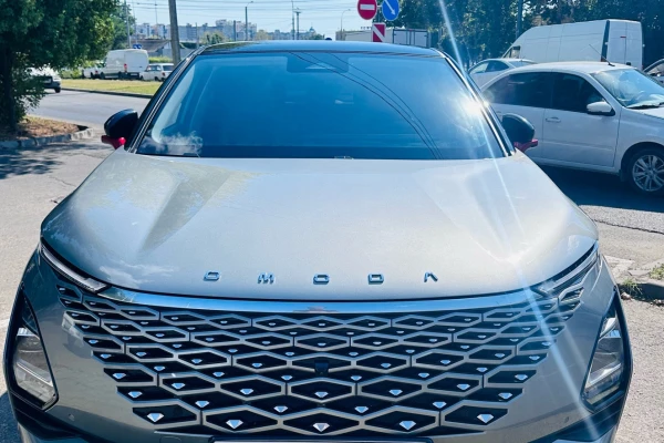 Прокат авто omoda c5 стандарт класса 2024 года в городе Краснодар от 4500 руб./сутки, полный привод, двигатель: бензин, объем 1.6 литров, каско (Мультидрайв), ОСАГО (Мультидрайв), без водителя, недорого - RentRide