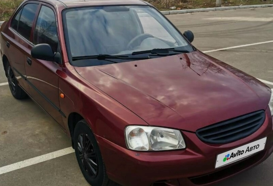 Аренда hyundai accent эконом класса 2008 года в городе Москва от 1600 руб./сутки, передний привод, двигатель: бензин, объем 1.5 литров, ОСАГО (Мультидрайв), без водителя, недорого - RentRide
