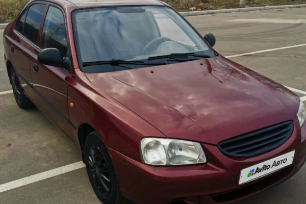 Прокат авто hyundai accent эконом класса 2008 года в городе Воронеж от 1600 руб./сутки, передний привод, двигатель: бензин, объем 1.5 литров, ОСАГО (Мультидрайв), без водителя, недорого - RentRide