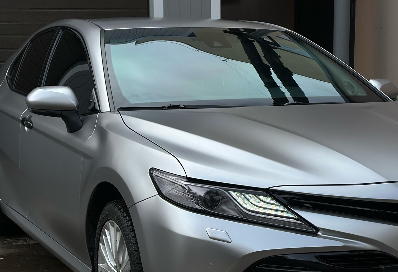 Аренда toyota camry бизнес класса 2019 года в городе Москва от 6400 руб./сутки, передний привод, двигатель: бензин, объем 2.5 литров, ОСАГО (Мультидрайв), без водителя, недорого, вид 2 - RentRide