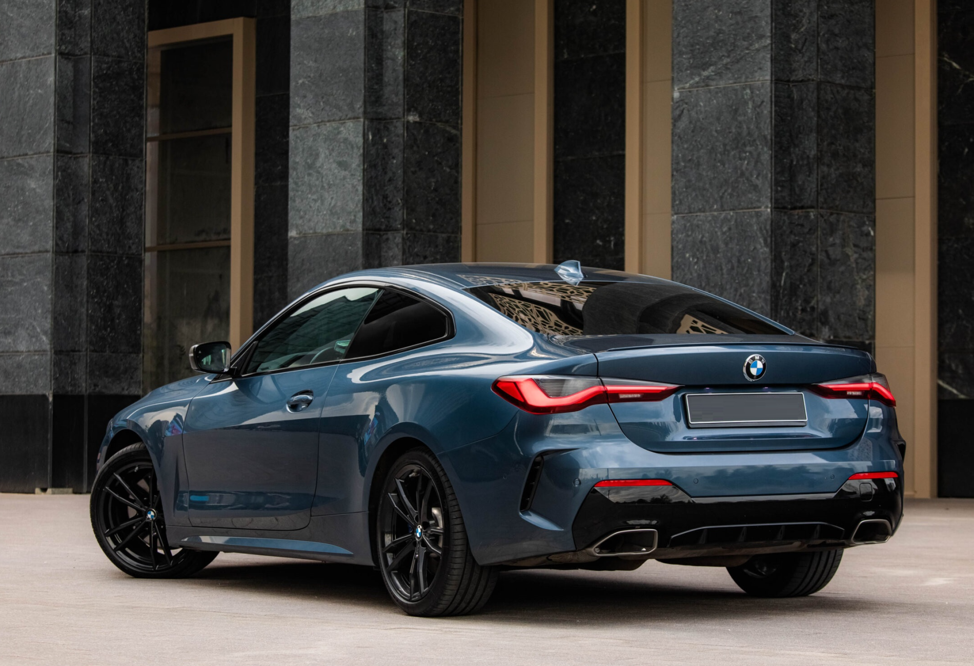 Аренда bmw 4-serii премиум класса 2020 года в городе Москва Аэропорт от 15200 руб./сутки, полный привод, двигатель: бензин, объем 3 литра, каско (Мультидрайв), ОСАГО (Мультидрайв), без водителя, недорого, вид 3 - RentRide
