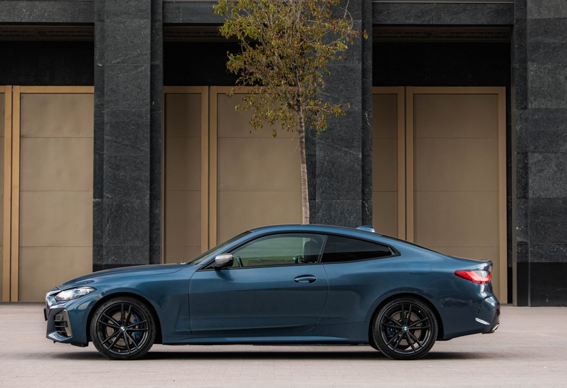 Аренда bmw 4-serii премиум класса 2020 года в городе Москва Аэропорт от 15200 руб./сутки, полный привод, двигатель: бензин, объем 3 литра, каско (Мультидрайв), ОСАГО (Мультидрайв), без водителя, недорого, вид 2 - RentRide
