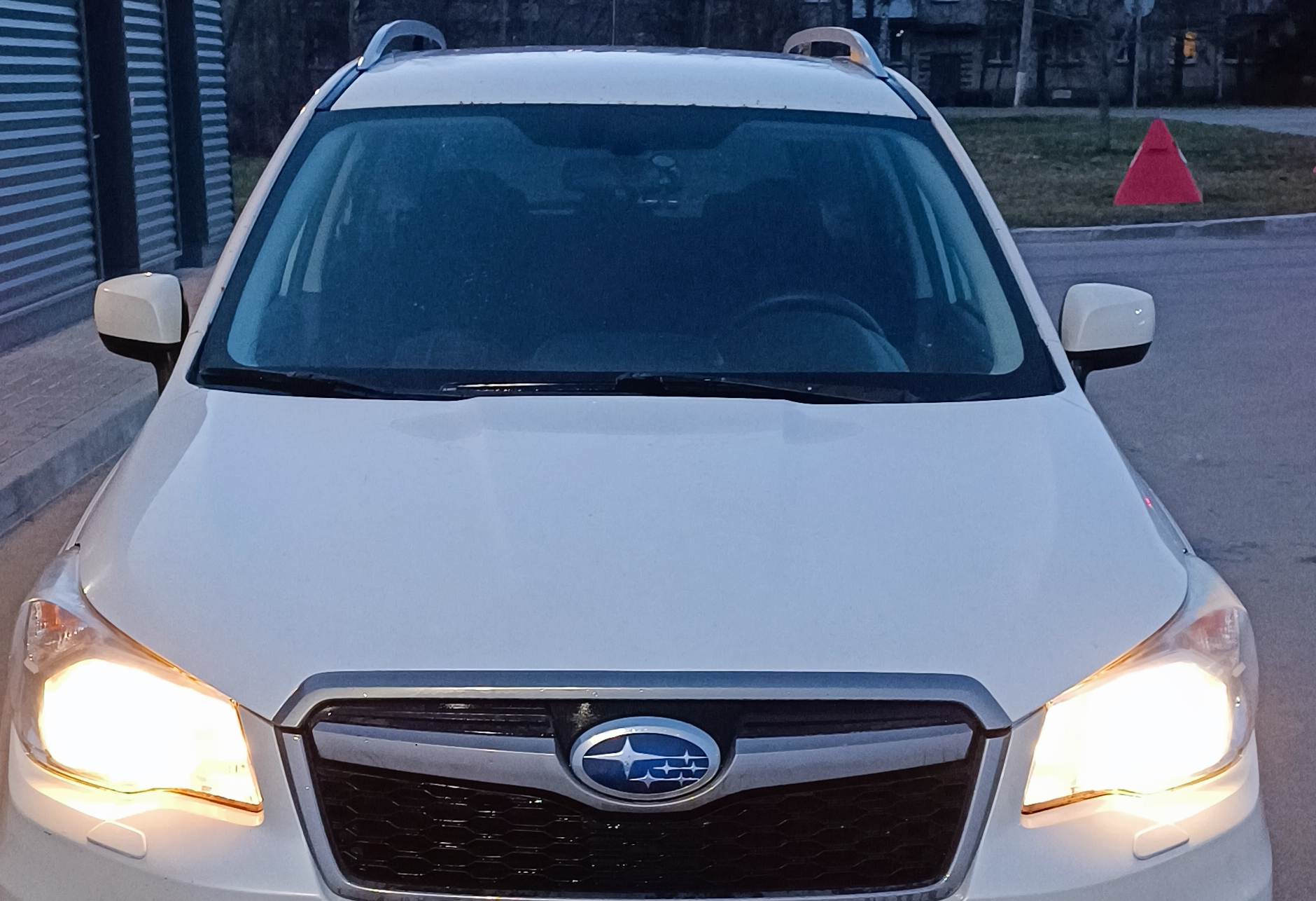 Аренда subaru forester эконом класса 2013 года в городе Москва Купчино от 1600 руб./сутки, полный привод, ОСАГО (Впишу в полис), без водителя, недорого, вид 2 - RentRide