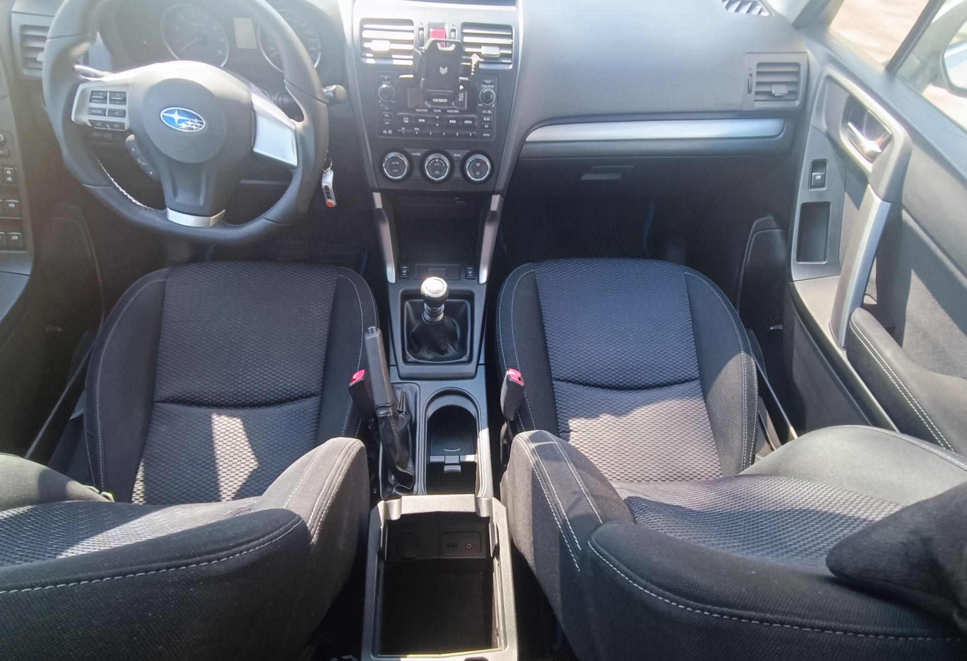 Аренда subaru forester эконом класса 2013 года в городе Москва Купчино от 1600 руб./сутки, полный привод, ОСАГО (Впишу в полис), без водителя, недорого, вид 5 - RentRide