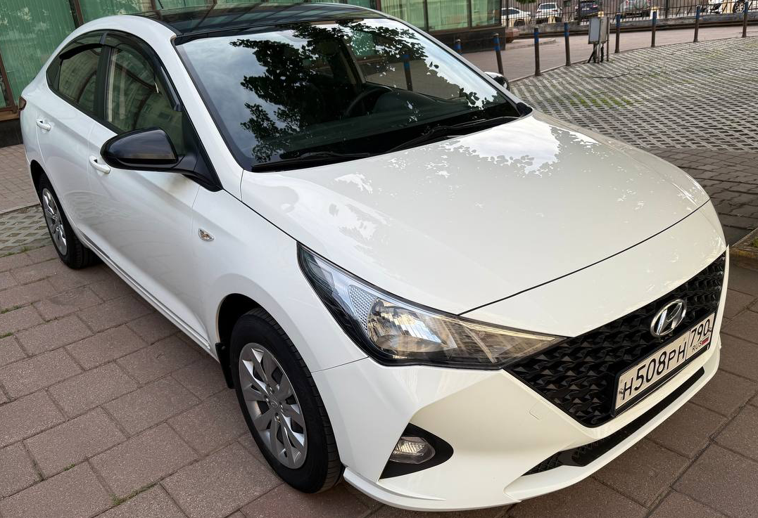 Аренда hyundai solaris эконом класса 2021 года в городе Москва Проспект Мира от 2200 руб./сутки, передний привод, двигатель: бензин, объем 1.6 литров, ОСАГО (Впишу в полис), без водителя, недорого - RentRide