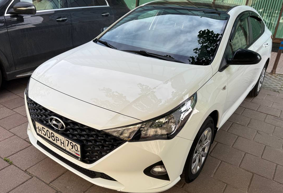 Аренда hyundai solaris эконом класса 2021 года в городе Москва Проспект Мира от 2200 руб./сутки, передний привод, двигатель: бензин, объем 1.6 литров, ОСАГО (Впишу в полис), без водителя, недорого, вид 2 - RentRide