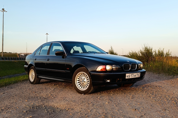 Прокат авто bmw 5-serii бизнес класса 1998 года в городе Санкт-Петербург от 6392 руб./сутки, задний привод, двигатель: бензин, ОСАГО (Впишу в полис), без водителя, недорого - RentRide