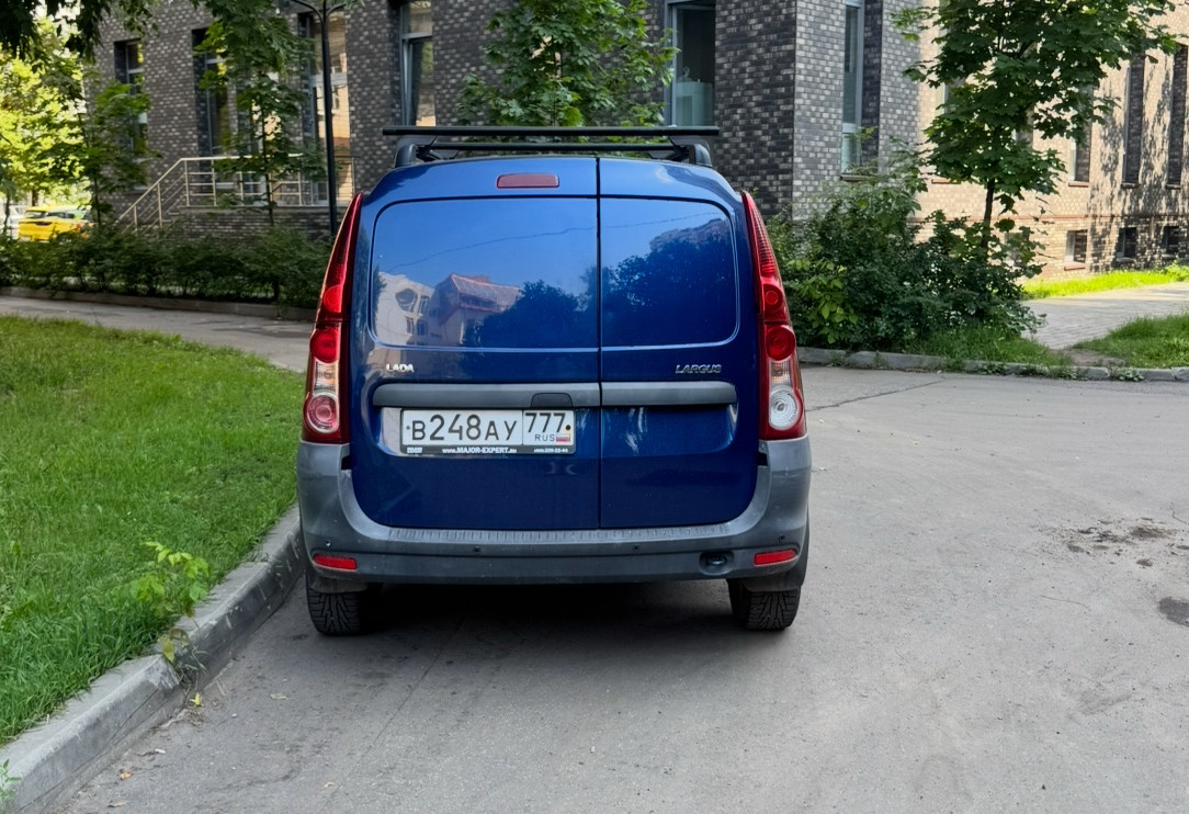 Аренда lada largus 2013 года в городе Москва Бабушкинская от 2000 руб./сутки, передний привод, двигатель: бензин, объем 1.6 литров, ОСАГО (Впишу в полис), без водителя, недорого, вид 3 - RentRide