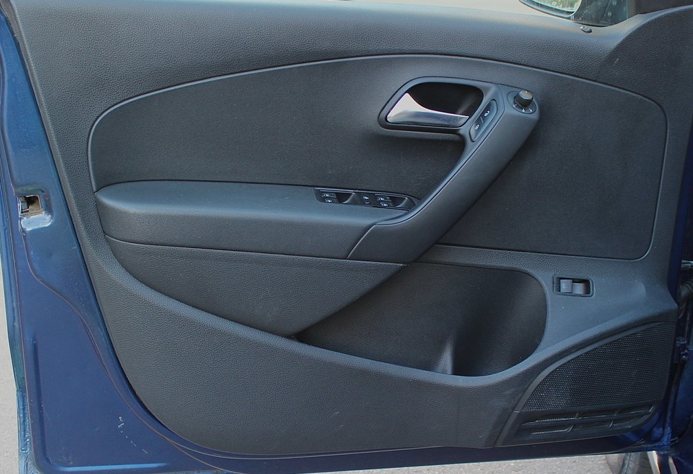 Аренда volkswagen polo эконом класса 2019 года в городе Москва Матвеевское от 2500 руб./сутки, передний привод, двигатель: бензин, объем 1.6 литров, каско (Мультидрайв), ОСАГО (Мультидрайв), без водителя, недорого, вид 5 - RentRide