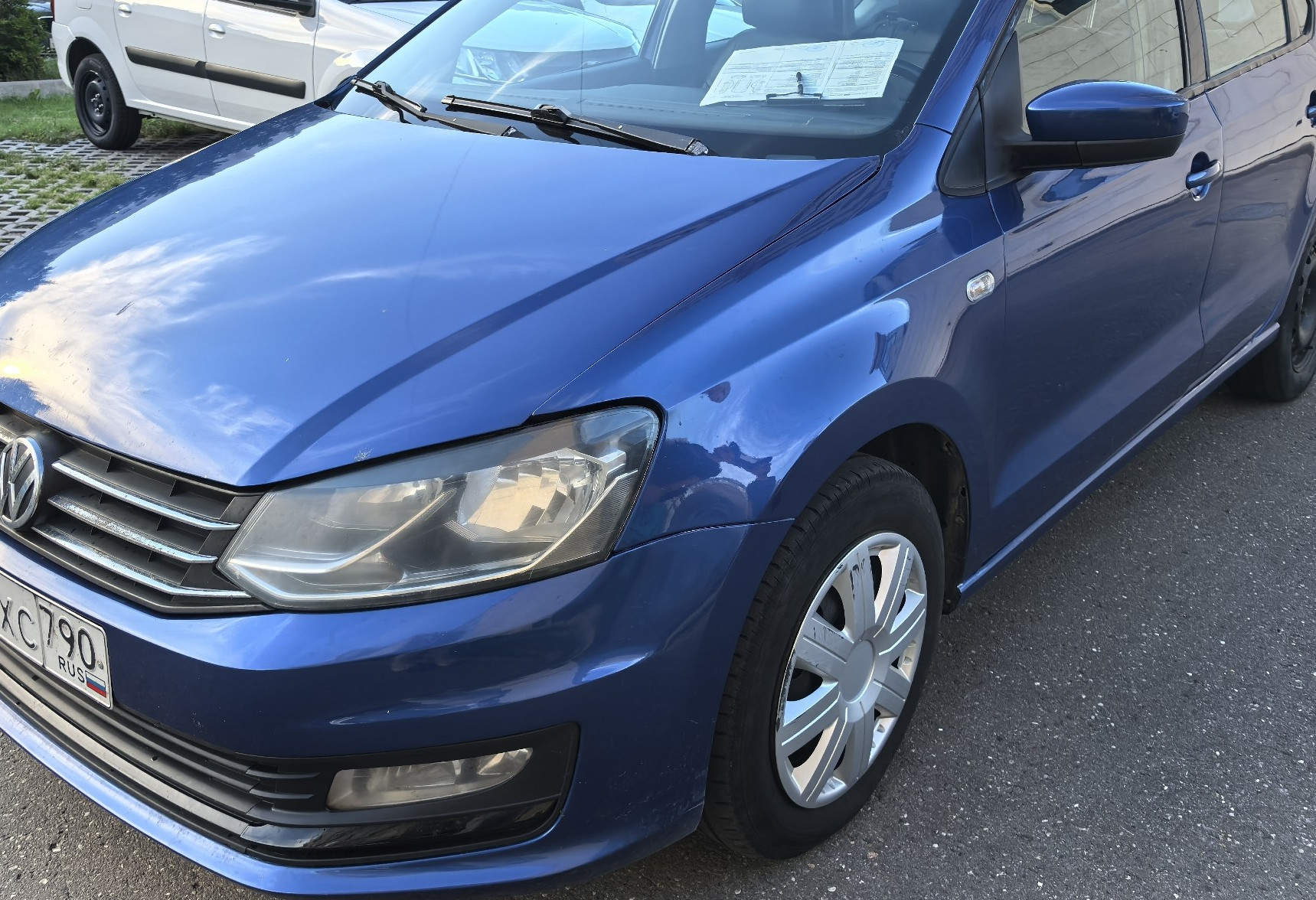 Аренда volkswagen polo эконом класса 2019 года в городе Москва Матвеевское от 3300 руб./сутки, передний привод, двигатель: бензин, объем 1.6 литров, каско (Мультидрайв), ОСАГО (Мультидрайв), без водителя, недорого, вид 4 - RentRide