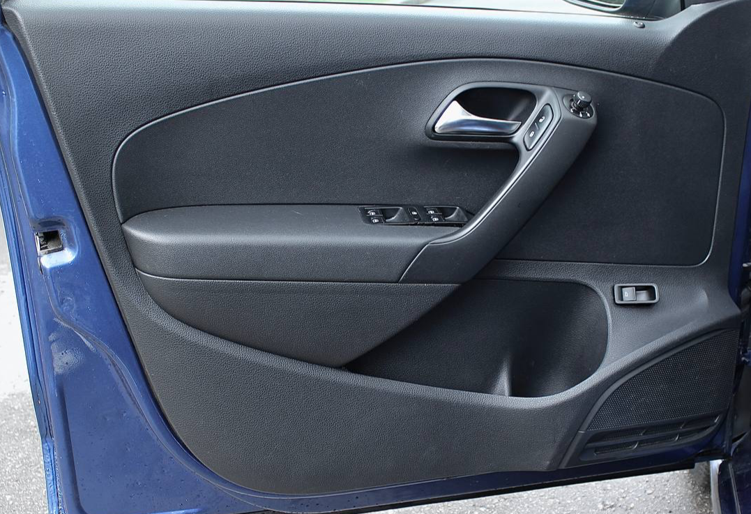 Аренда volkswagen polo эконом класса 2019 года в городе Москва Матвеевское от 2400 руб./сутки, передний привод, двигатель: бензин, объем 1.6 литров, каско (Мультидрайв), ОСАГО (Мультидрайв), без водителя, недорого, вид 5 - RentRide