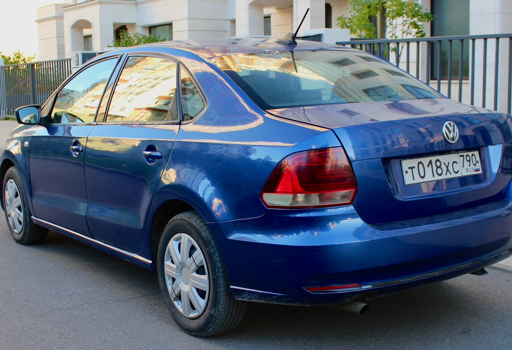 Аренда volkswagen polo эконом класса 2019 года в городе Москва Матвеевское от 2500 руб./сутки, передний привод, двигатель: бензин, объем 1.6 литров, каско (Мультидрайв), ОСАГО (Мультидрайв), без водителя, недорого, вид 6 - RentRide