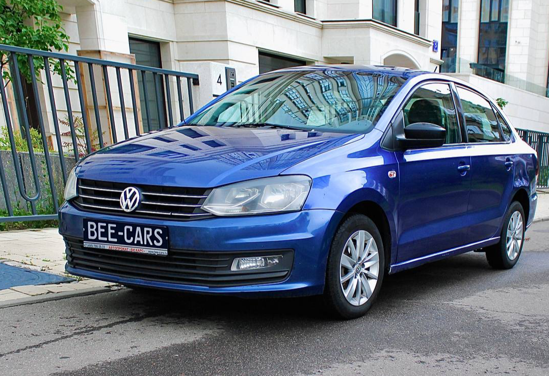 Аренда volkswagen polo эконом класса 2019 года в городе Москва Матвеевское от 2400 руб./сутки, передний привод, двигатель: бензин, объем 1.6 литров, каско (Мультидрайв), ОСАГО (Мультидрайв), без водителя, недорого - RentRide