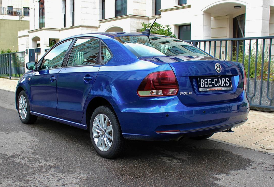 Аренда volkswagen polo эконом класса 2019 года в городе Москва Матвеевское от 2400 руб./сутки, передний привод, двигатель: бензин, объем 1.6 литров, каско (Мультидрайв), ОСАГО (Мультидрайв), без водителя, недорого, вид 6 - RentRide