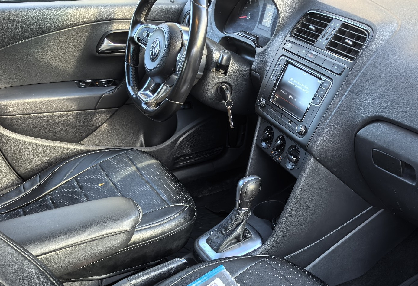 Аренда volkswagen polo эконом класса 2019 года в городе Москва Матвеевское от 3300 руб./сутки, передний привод, двигатель: бензин, объем 1.6 литров, каско (Мультидрайв), ОСАГО (Мультидрайв), без водителя, недорого, вид 3 - RentRide