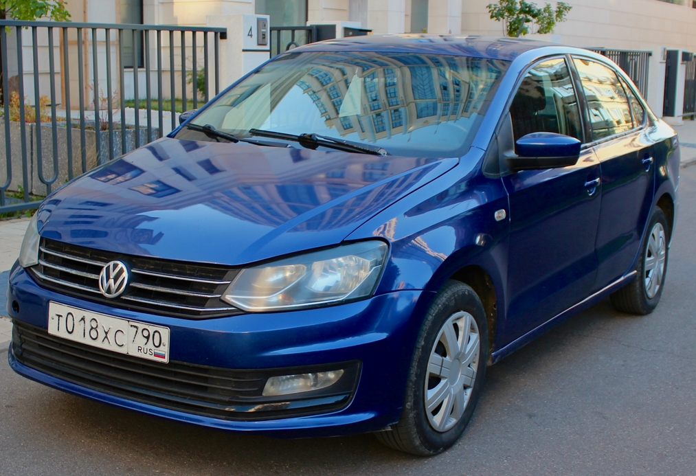 Аренда volkswagen polo эконом класса 2019 года в городе Москва Матвеевское от 2500 руб./сутки, передний привод, двигатель: бензин, объем 1.6 литров, каско (Мультидрайв), ОСАГО (Мультидрайв), без водителя, недорого - RentRide