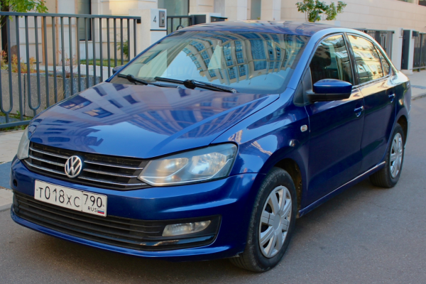 Прокат авто volkswagen polo эконом класса 2019 года в городе Москва Матвеевское от 2400 руб./сутки, передний привод, двигатель: бензин, объем 1.6 литров, каско (Мультидрайв), ОСАГО (Мультидрайв), без водителя, недорого - RentRide