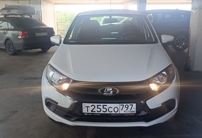 Аренда lada granta эконом класса 2025 года в городе Москва Лермонтовский проспект от 2000 руб./сутки, передний привод, двигатель: бензин, объем 1.6 литров, ОСАГО (Мультидрайв), без водителя, недорого - RentRide