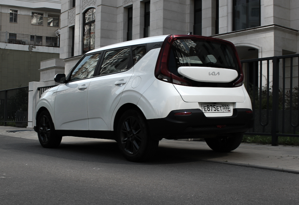Аренда kia soul стандарт класса 2021 года в городе Москва Матвеевское от 4500 руб./сутки, передний привод, двигатель: бензин, объем 1.6 литров, каско (Мультидрайв), ОСАГО (Мультидрайв), без водителя, недорого, вид 6 - RentRide