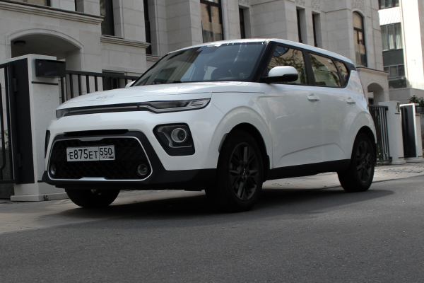 Прокат авто kia soul стандарт класса 2021 года в городе Москва Матвеевское от 4500 руб./сутки, передний привод, двигатель: бензин, объем 1.6 литров, каско (Мультидрайв), ОСАГО (Мультидрайв), без водителя, недорого - RentRide