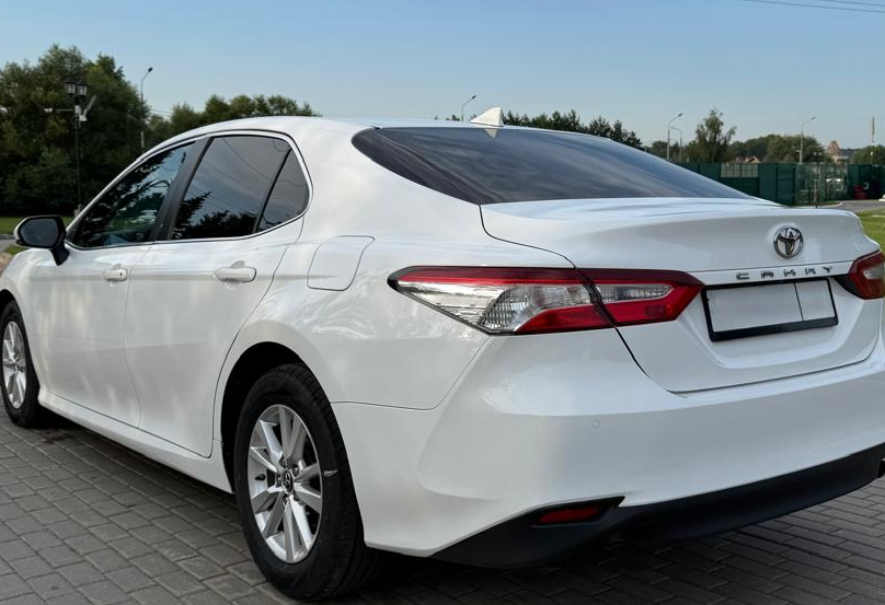 Аренда toyota camry бизнес класса 2019 года в городе Москва Ольховая от 5200 руб./сутки, передний привод, двигатель: бензин, объем 2 литра, ОСАГО (Мультидрайв), без водителя, недорого, вид 5 - RentRide