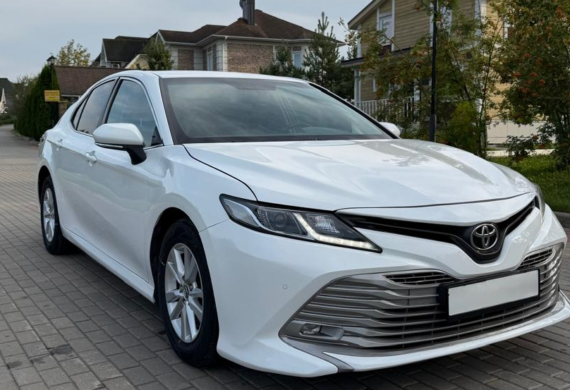 Аренда toyota camry бизнес класса 2019 года в городе Москва Ольховая от 5200 руб./сутки, передний привод, двигатель: бензин, объем 2 литра, ОСАГО (Мультидрайв), без водителя, недорого - RentRide