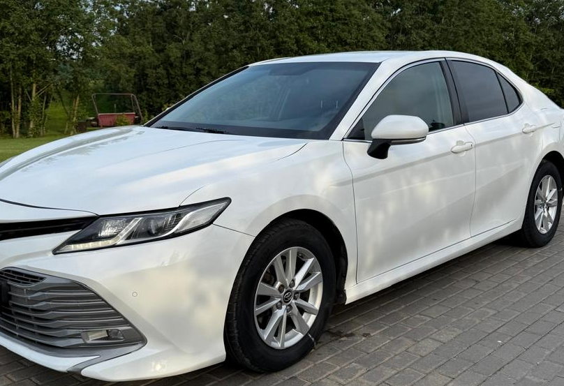 Аренда toyota camry бизнес класса 2019 года в городе Москва Ольховая от 5200 руб./сутки, передний привод, двигатель: бензин, объем 2 литра, ОСАГО (Мультидрайв), без водителя, недорого, вид 4 - RentRide