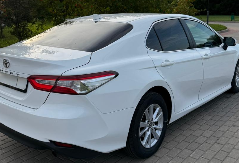 Аренда toyota camry бизнес класса 2019 года в городе Москва Ольховая от 5200 руб./сутки, передний привод, двигатель: бензин, объем 2 литра, ОСАГО (Мультидрайв), без водителя, недорого, вид 7 - RentRide