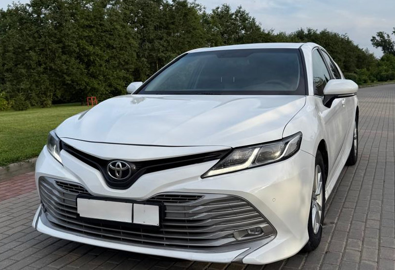 Аренда toyota camry бизнес класса 2019 года в городе Москва Ольховая от 5200 руб./сутки, передний привод, двигатель: бензин, объем 2 литра, ОСАГО (Мультидрайв), без водителя, недорого, вид 3 - RentRide