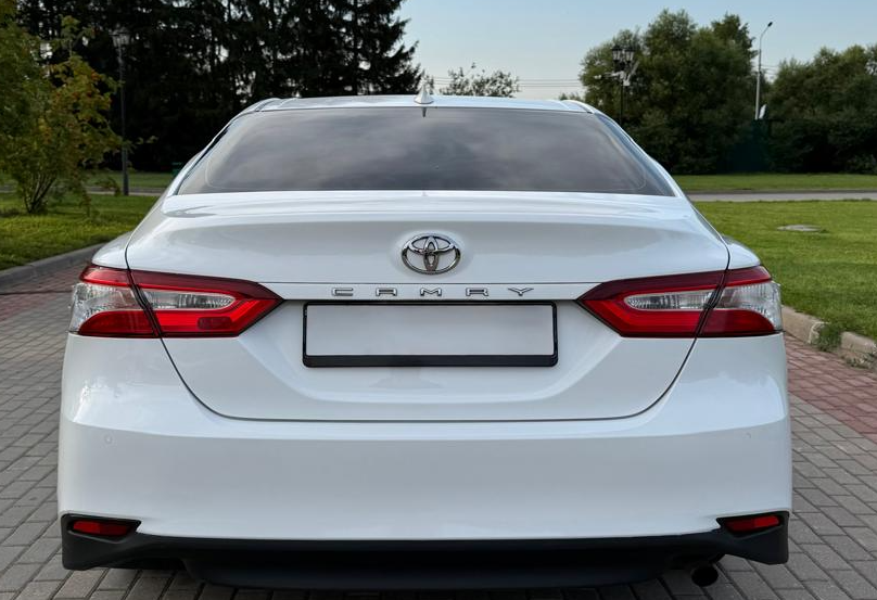 Аренда toyota camry бизнес класса 2019 года в городе Москва Ольховая от 5200 руб./сутки, передний привод, двигатель: бензин, объем 2 литра, ОСАГО (Мультидрайв), без водителя, недорого, вид 6 - RentRide