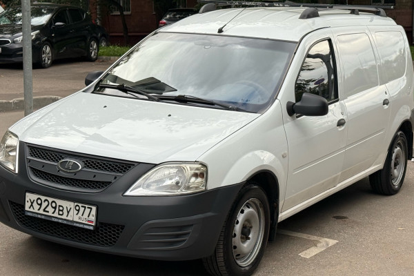 Прокат авто lada largus эконом класса 2013 года в городе Москва Нагорная от 2640 руб./сутки, передний привод, двигатель: бензин, объем 1.6 литров, ОСАГО (Впишу в полис), без водителя, недорого - RentRide