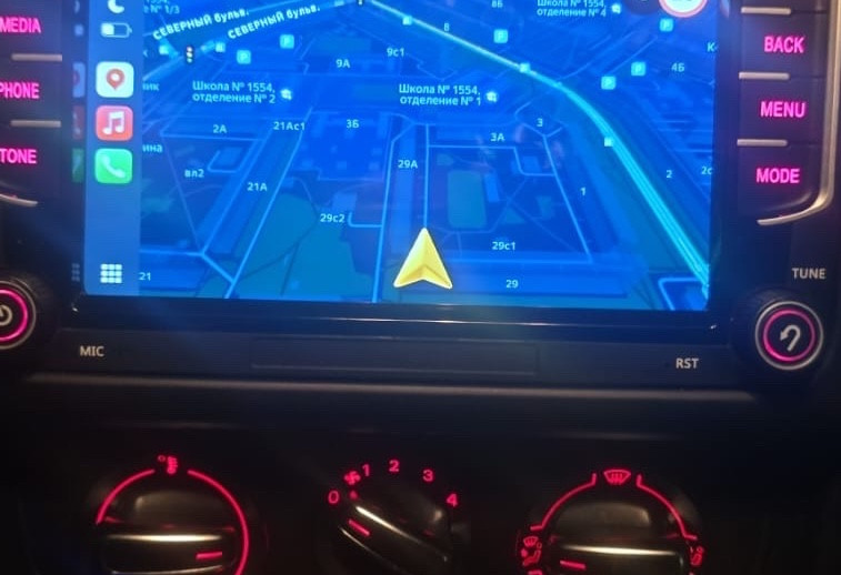 Аренда volkswagen polo эконом класса 2011 года в городе Москва Отрадное от 1990 руб./сутки, передний привод, двигатель: бензин, объем 1.6 литров, ОСАГО (Мультидрайв), без водителя, недорого, вид 9 - RentRide