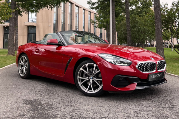 Прокат авто bmw z4 премиум класса 2022 года в городе Москва от 16800 руб./сутки, задний привод, двигатель: бензин, объем 2 литра, ОСАГО (Мультидрайв), без водителя, недорого - RentRide